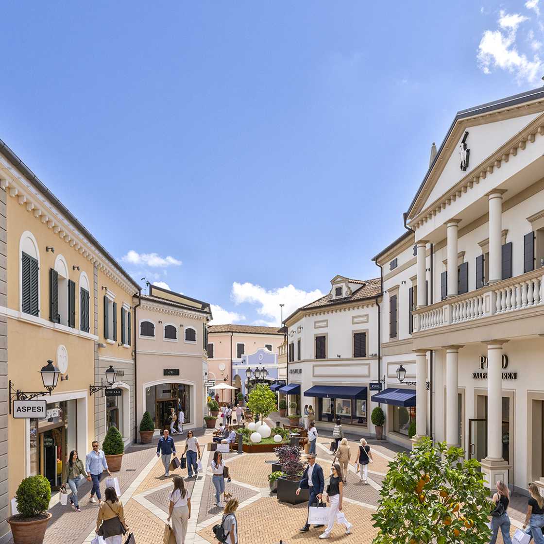 View of the Noventa Polo Ralph Lauren corridor