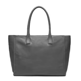 *Chelsea shopper elephant grey in L. Cannot be combined with other discounts or promotions. (RRP €299 | Outlet price €140).