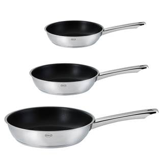 *MOMENTS pan set, 3-pcs. Cannot be combined with other discounts or promotions. (RRP €179 | Outlet price €119).