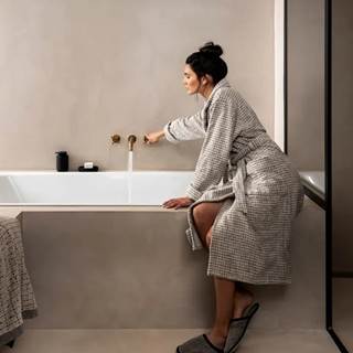 *On all bathrobes. Excluding second-choice items. Cannot be combined with other discounts or promotions. 