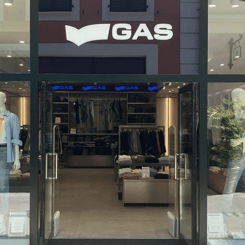 Gas